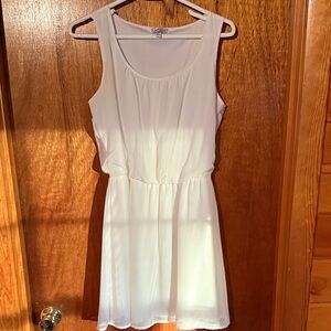 Mini Elegant White Dress
